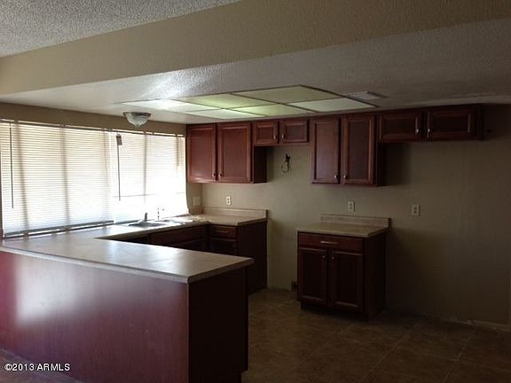 3rd image of 4201 W Harmont Dr