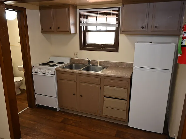 Park Apartments — Photo 16