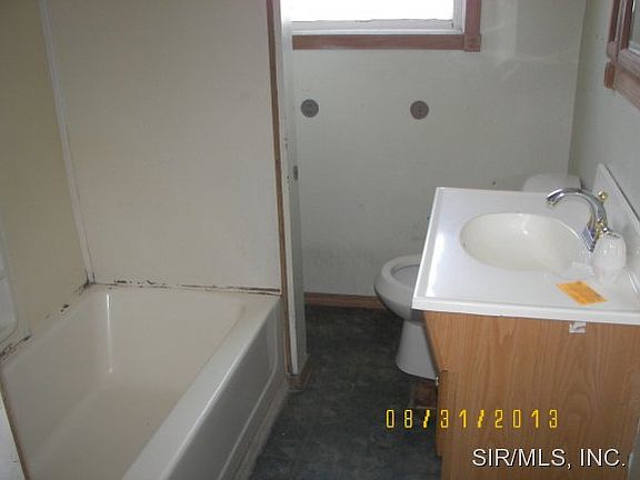 5th image of 2874 Washington Ave