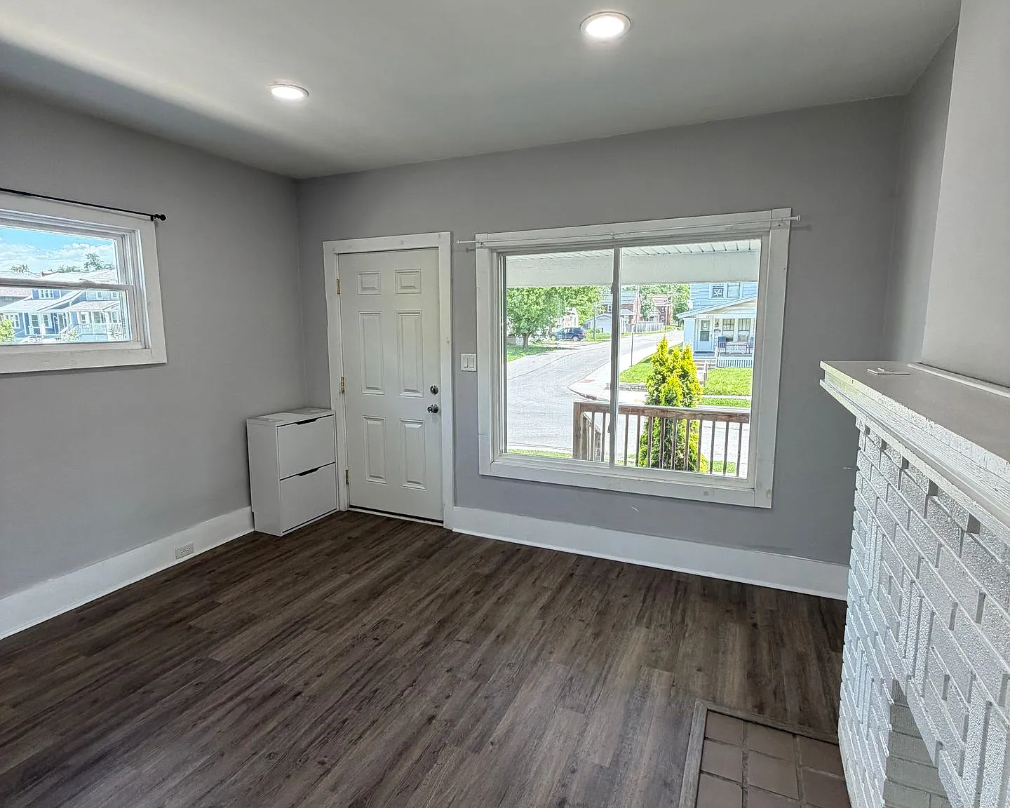 1249 Oakwood Avenue — Photo 3