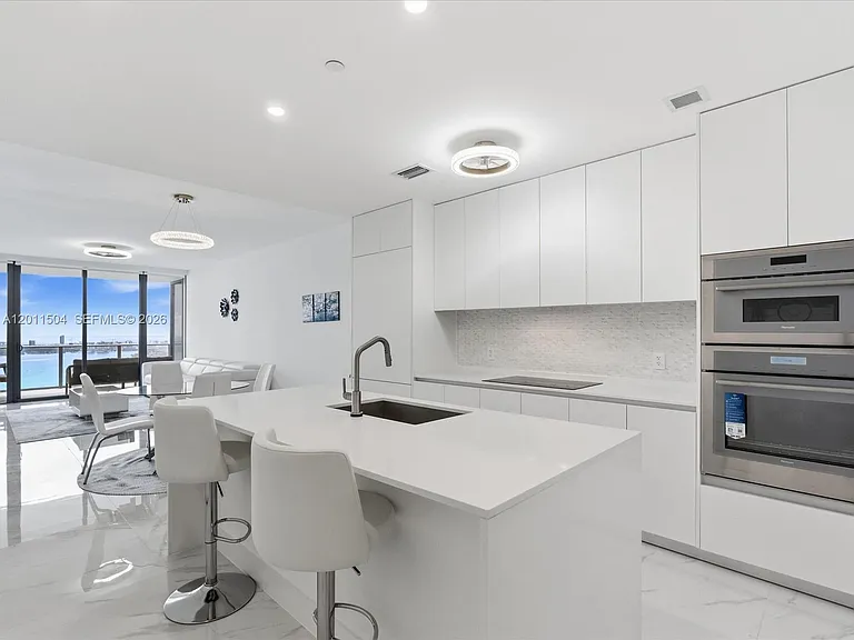 700 NE 24th St #4606 — Photo 4