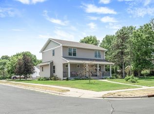 922 2nd St E, Hastings, MN 55033