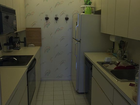 3rd image of 3910 Crystal Lake Dr APT 201