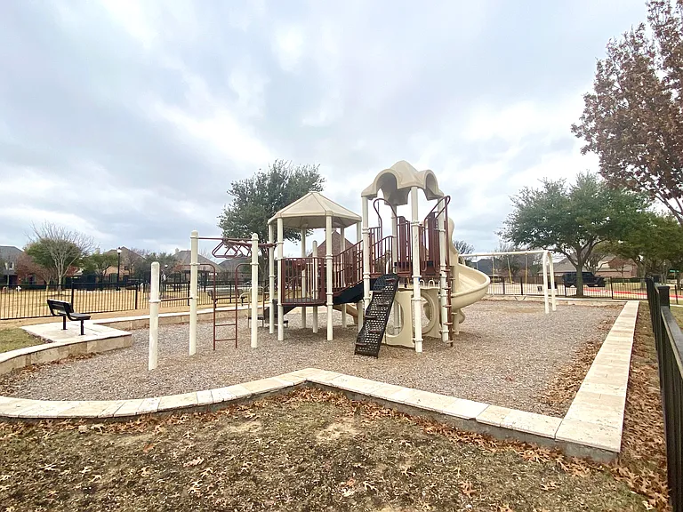 11563 Avondale Dr — Photo 17