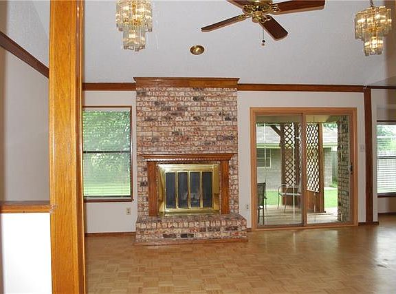 2nd image of 324 Chambers Creek Dr S