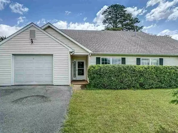1547 Primrose Ln, Charlottesville, VA 22902