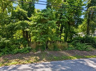 Coates Avenue, Holbrook, NY 11741