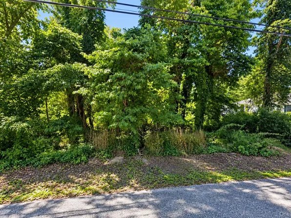 Coates Avenue, Holbrook, NY 11741