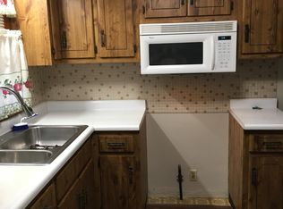 3046 Clairton Rd, West Mifflin, PA 15122