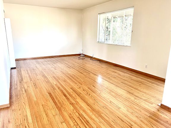 4th image of 820 Fremont St APT 4