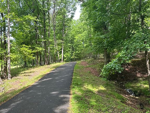 4th image of 823 N Duffer Dr