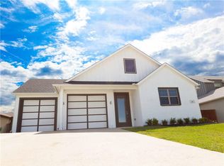 26 Heron Dr, Sanger, TX 76266