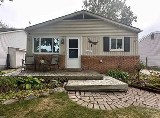 8600 Russell St, Shelby Township, MI 48317