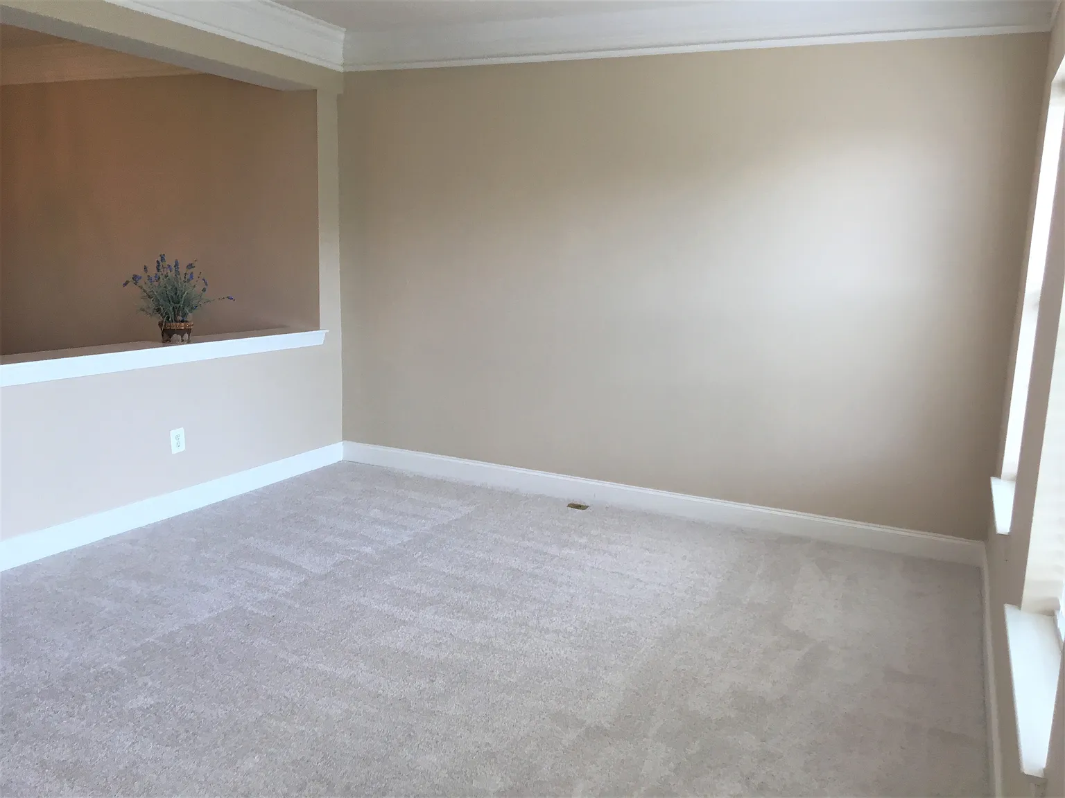 3 bed, 2.5 bath, 2675 sqft, $2,800 — Photo 3
