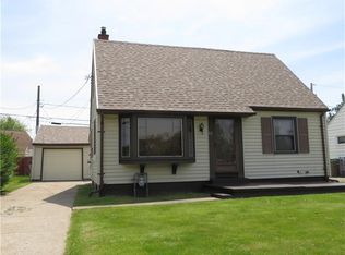 11 Greenleaf Ln, Cheektowaga, NY 14225