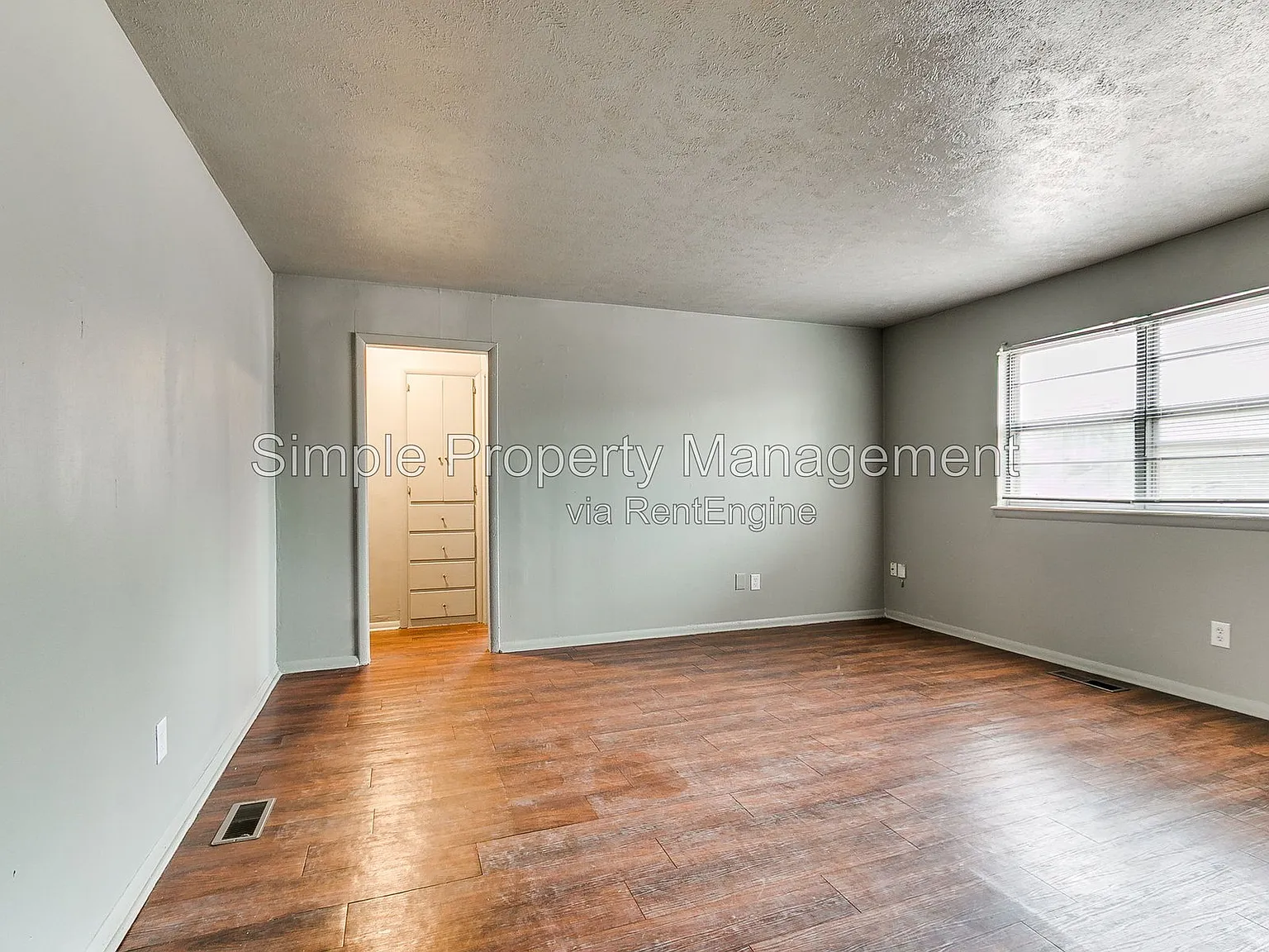 3 bed, 1.0 bath, 1071 sqft, $1,125 — Photo 3
