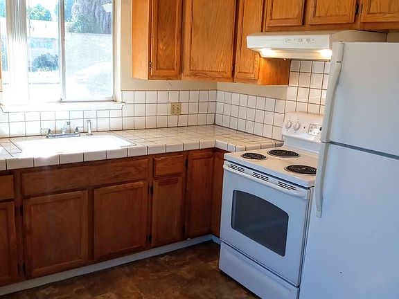 3rd image of 905 Whitehall Ave