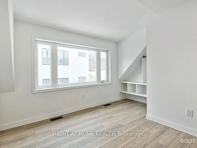 48 Lanark Ave #B — Photo 6