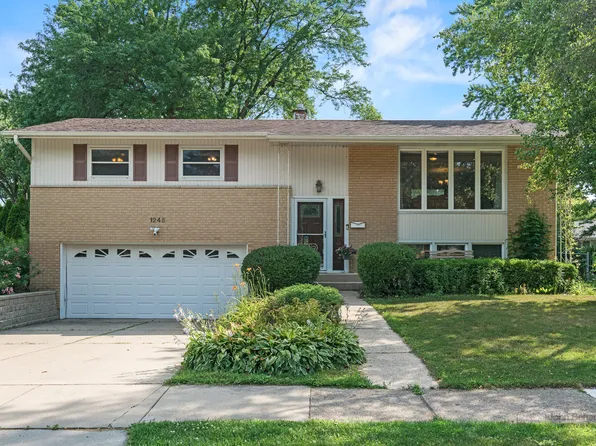 1245 E Plate Dr, Palatine, IL 60074