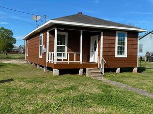 2018 Bradford St, Orange, TX 77630