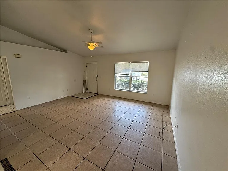 9515 SW 31st Ct — Photo 3