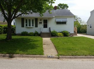 735 Bohm Ct, Rockford, IL 61107