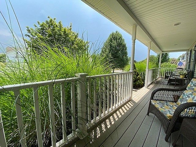 2nd image of 7252 Montgomery Ln