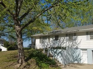 331 Gregory Dr, Gower, MO 64454