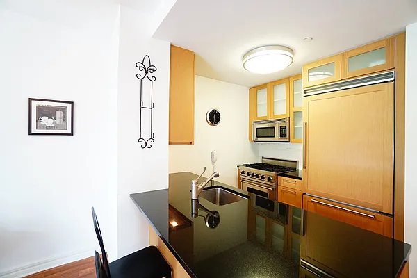 Sold by Renetta Real Estate | media 19