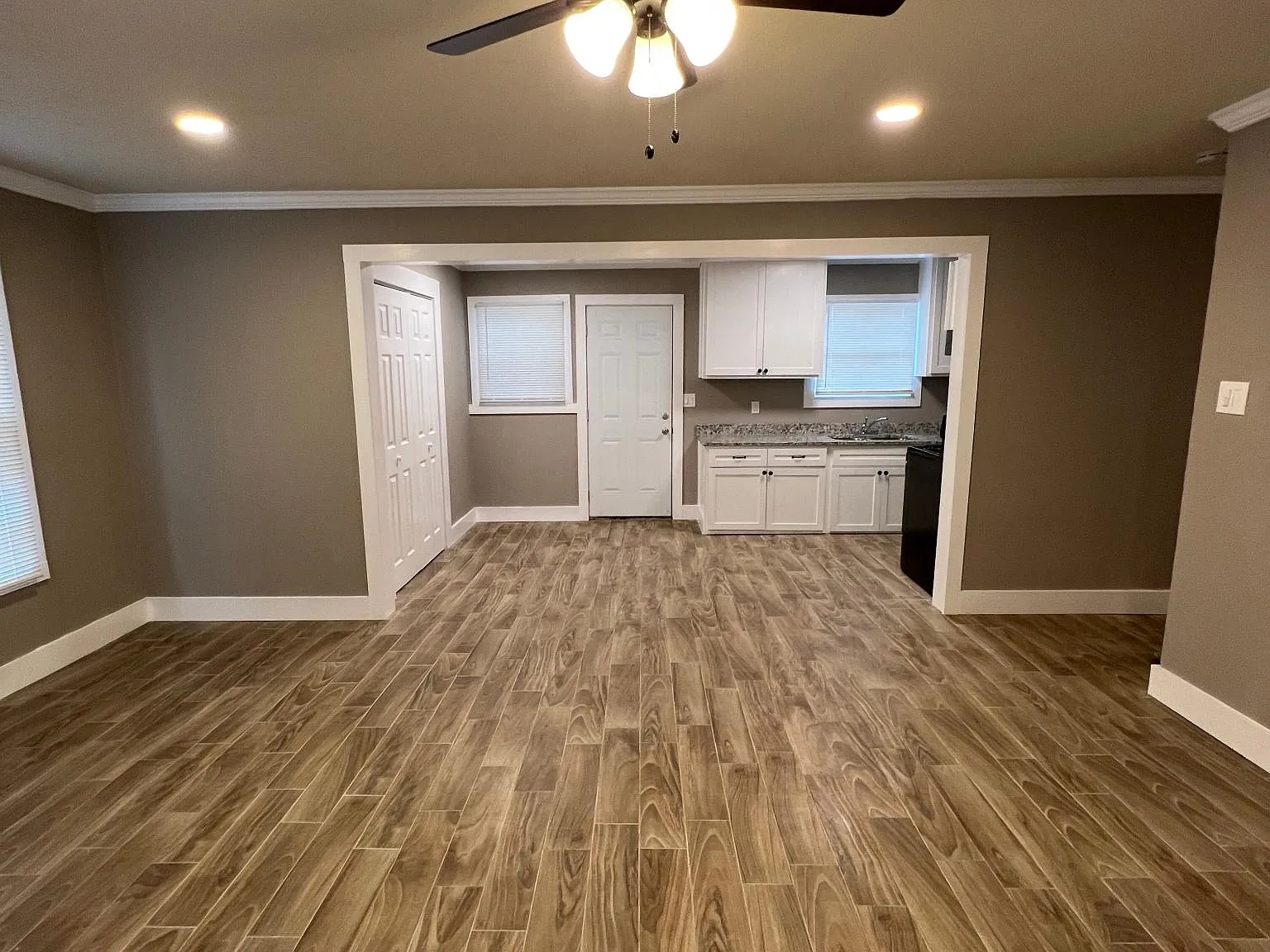 4 bed, 1200 sqft, $1,500 — Photo 3