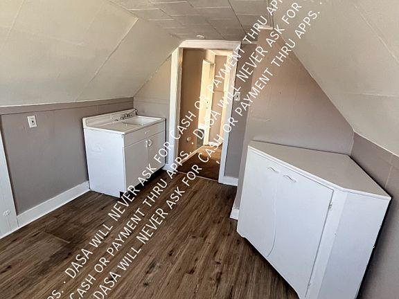 4th image of 421 East St