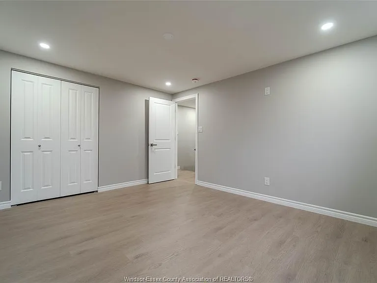 5414 Lassaline Ave — Photo 9