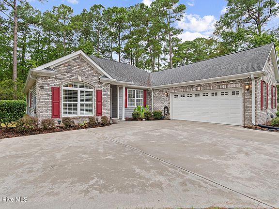 3rd image of 400 Persimmon Road SW