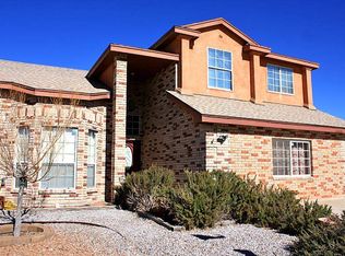 907 Stagecoach Dr, Las Cruces, NM 88011