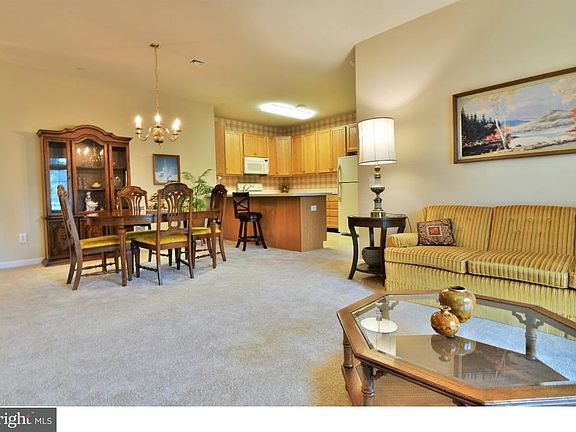 5th image of 2105 Poplar St