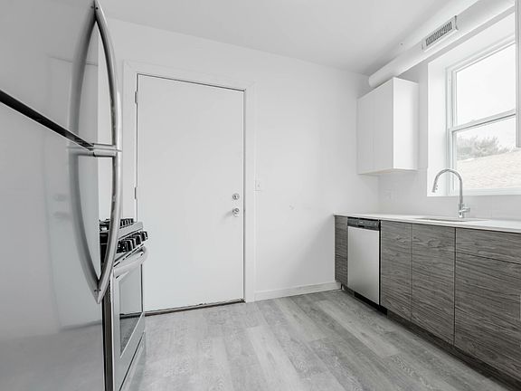 3rd image of 6104 N Paulina St APT 1