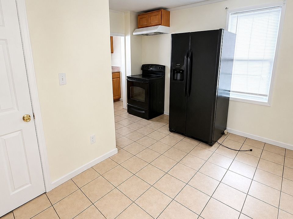 1st image of 718 Dyer Ave