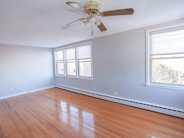 2415 W Farragut Ave #2B — Photo 8