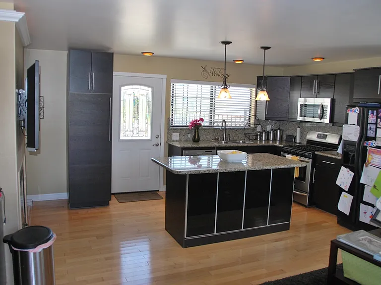 6037 Comey Ave #6037 — Photo 10