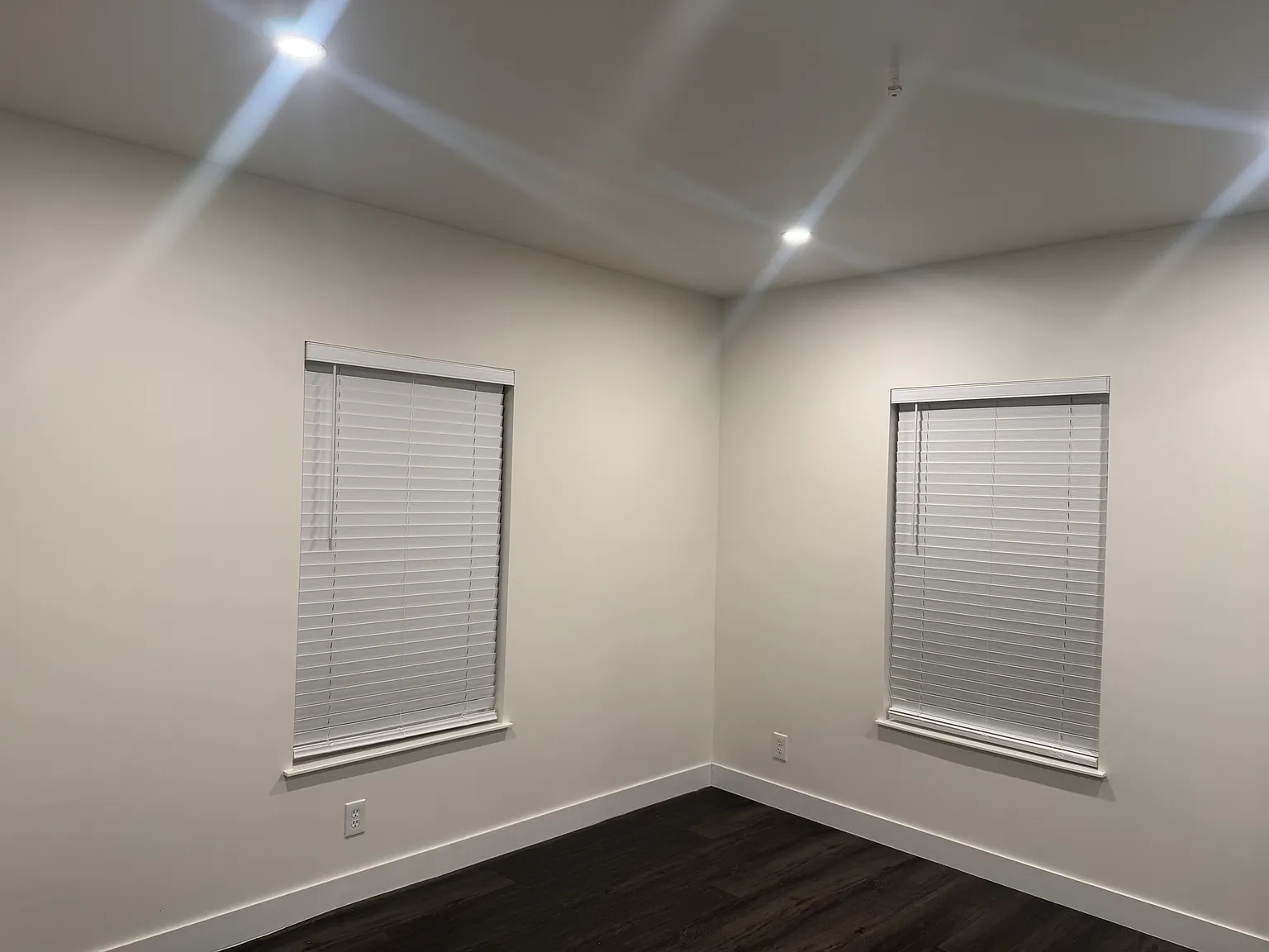 6 bed, 1500 sqft, $1,200 — Photo 2