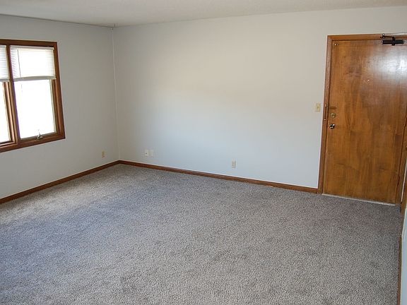 3rd image of 401 N 57th St #6