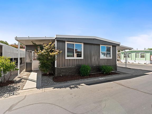 3rd image of 1001 Sylmar Ave Space 173