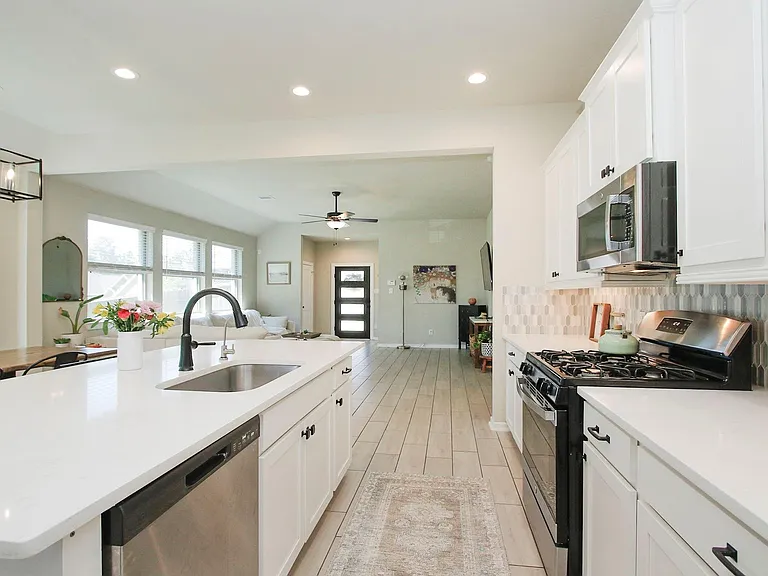 320 Rise Ln — Photo 15