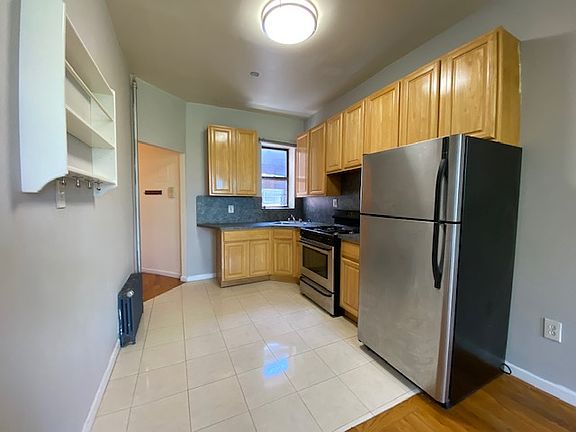 5th image of 79 Underhill Ave APT 3R