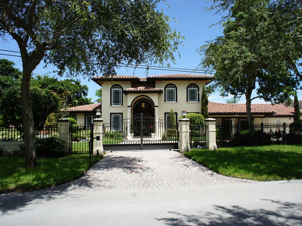 1st image of 4801 Orduna Dr