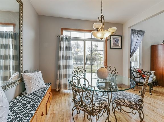 5th image of 18141 Waterside Cir