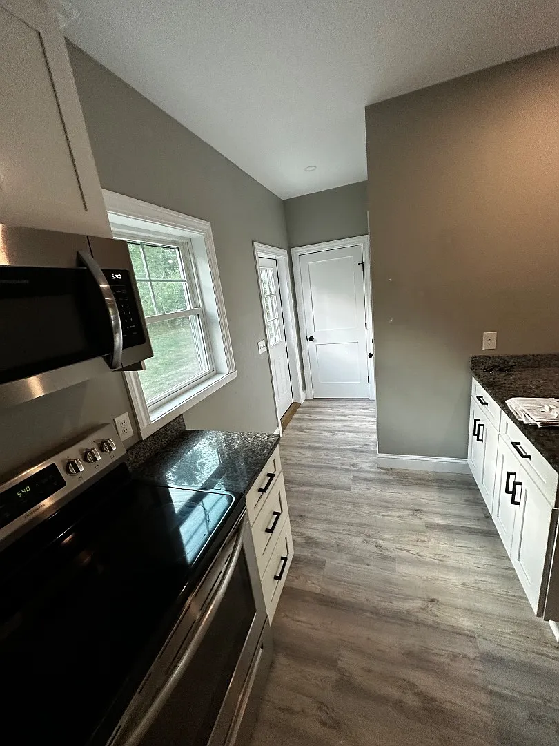 3 Emerald Drive - C — Photo 3