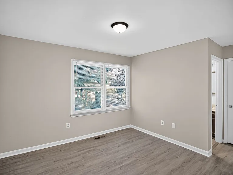 150 Farrell Ln — Photo 9