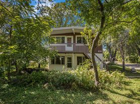 1011 Fountain St