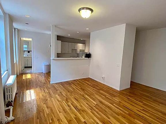 2nd image of 1720 2nd Ave APT 5B